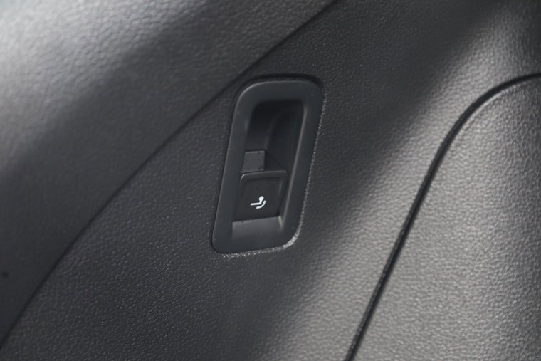 Vehicle Image 48