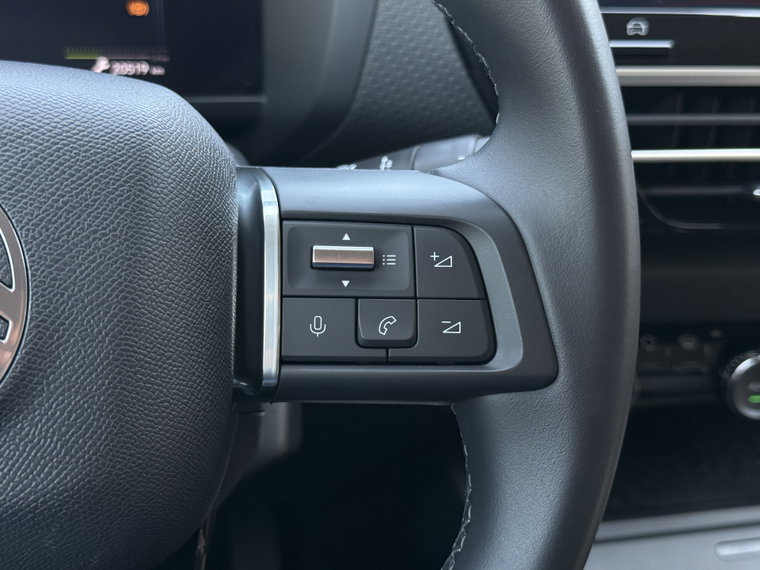 Vehicle Image 24