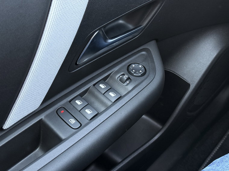 Vehicle Image 38