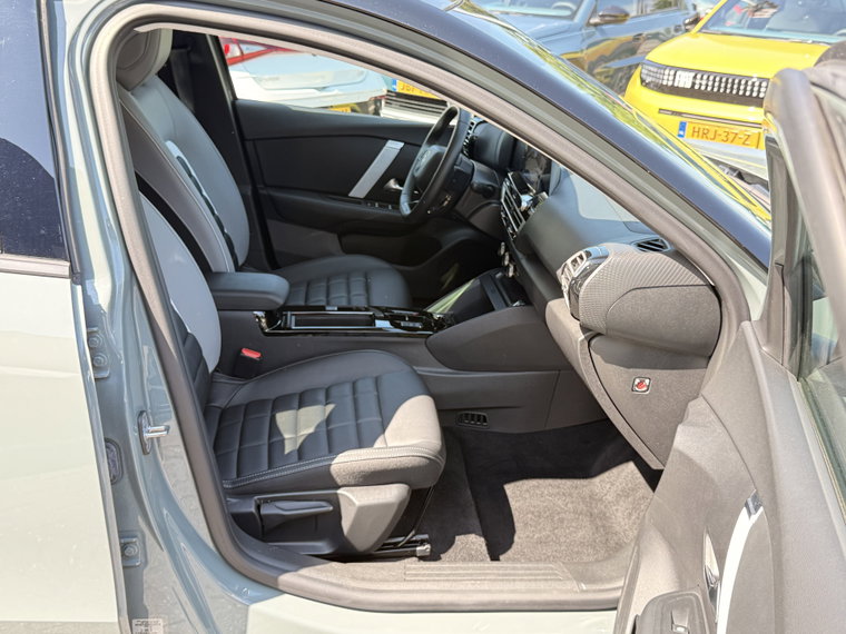 Vehicle Image 41