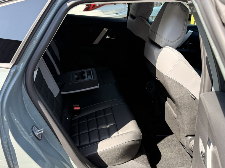 Vehicle Image 42