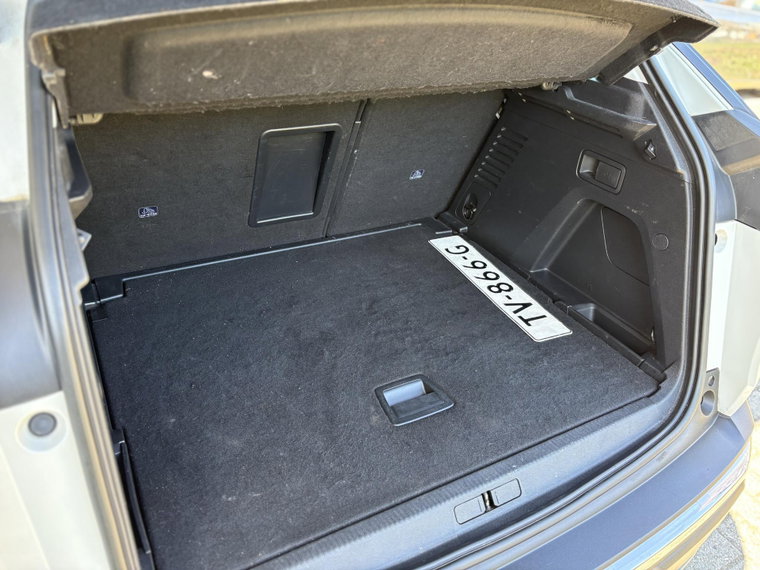 Vehicle Image 16