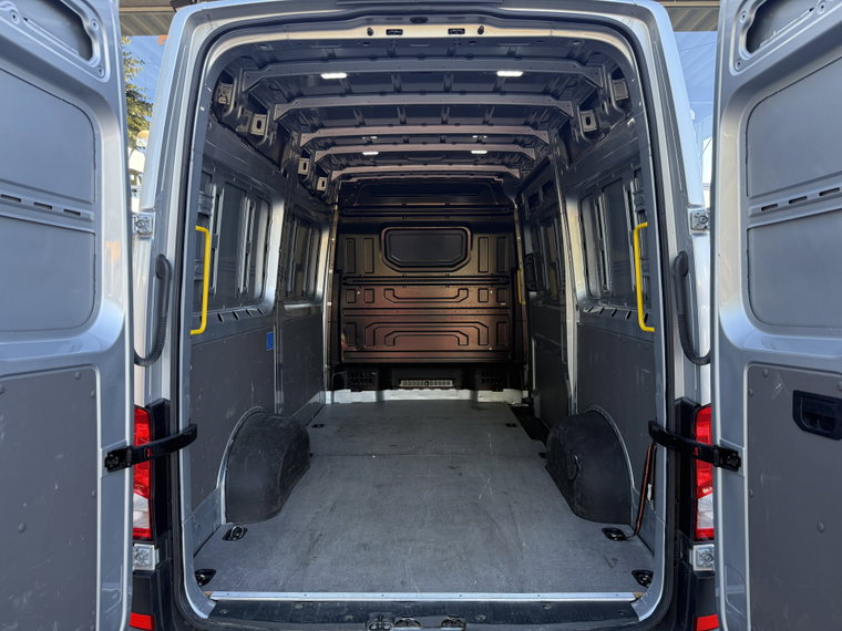 Vehicle Image 22