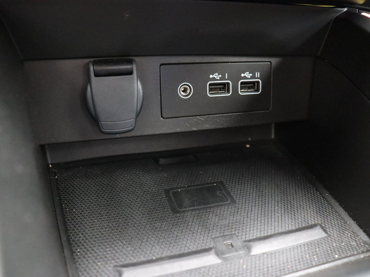 Vehicle Image 29