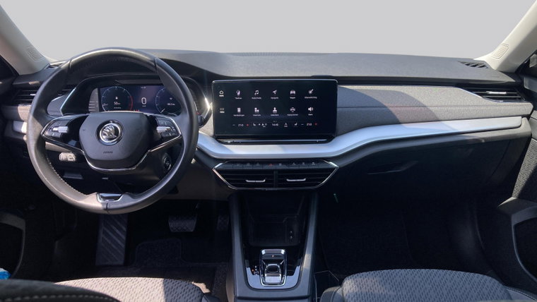 Vehicle Image 25