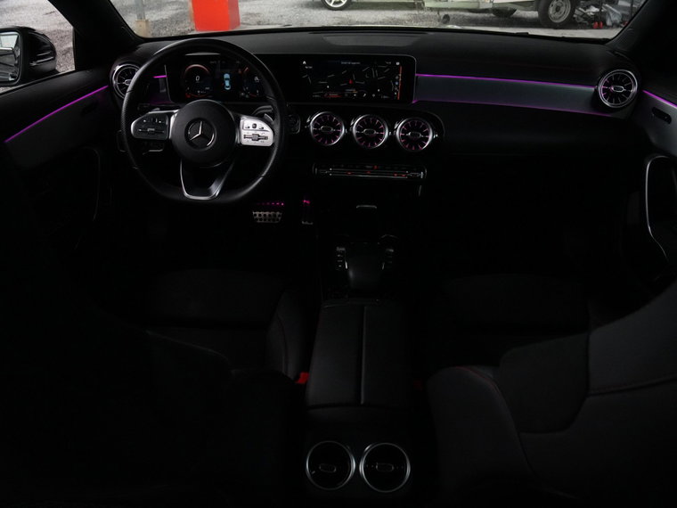 Vehicle Image 32