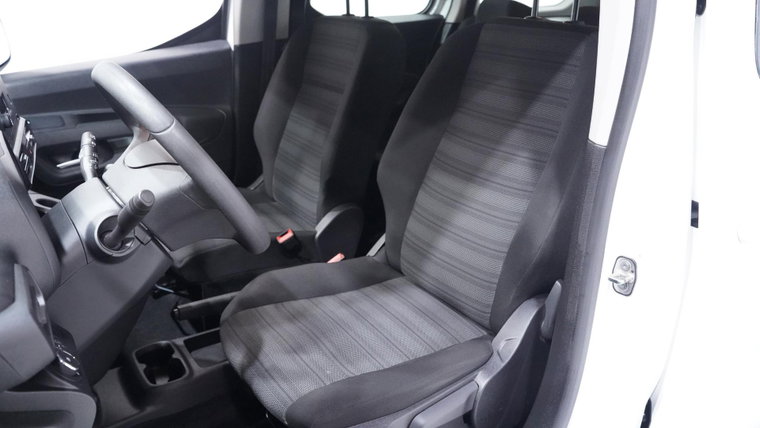 Vehicle Image 33