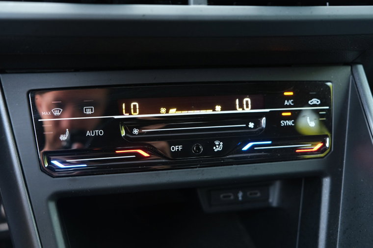 Vehicle Image 27