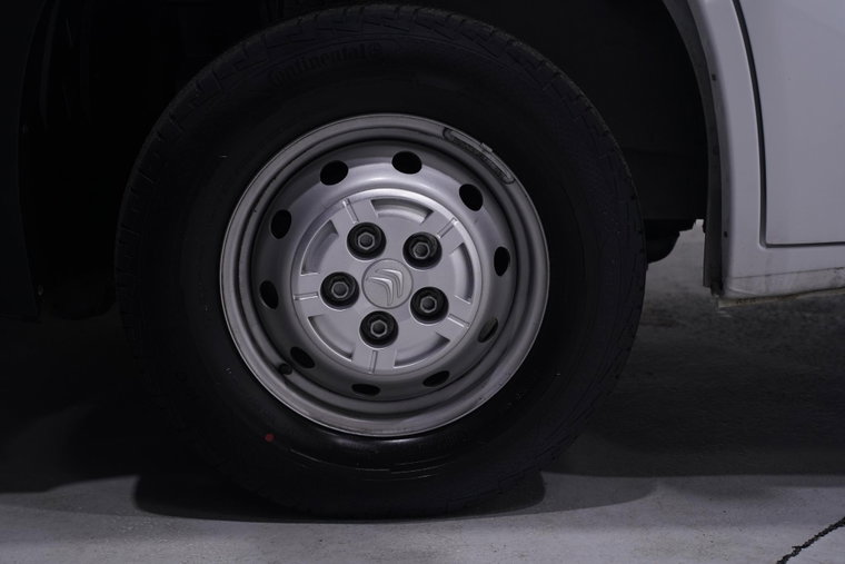 Vehicle Image 17