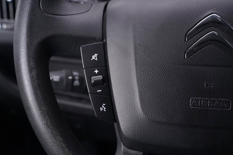 Vehicle Image 28