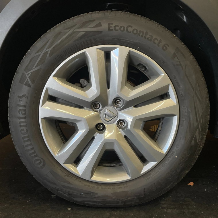 Vehicle Image 37