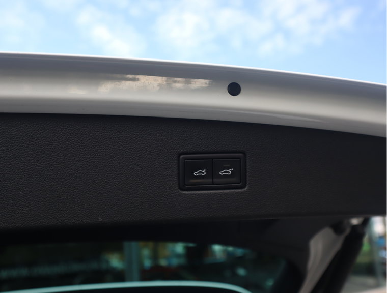 Vehicle Image 19