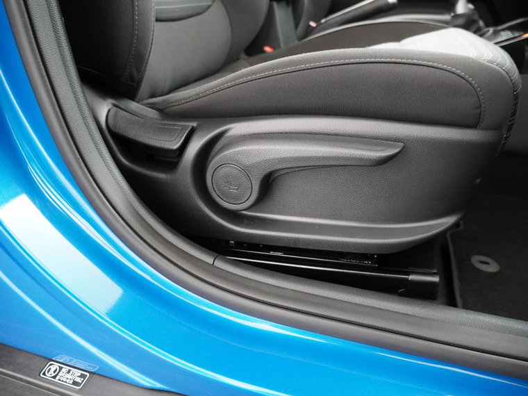 Vehicle Image 42