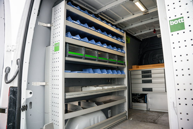 Vehicle Image 12