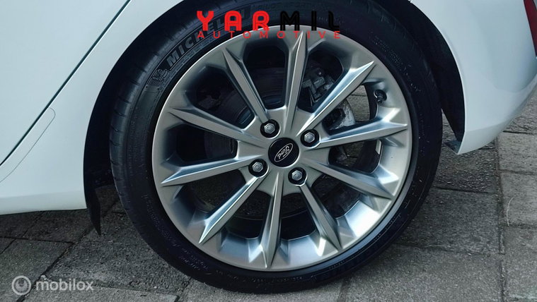 Vehicle Image 35