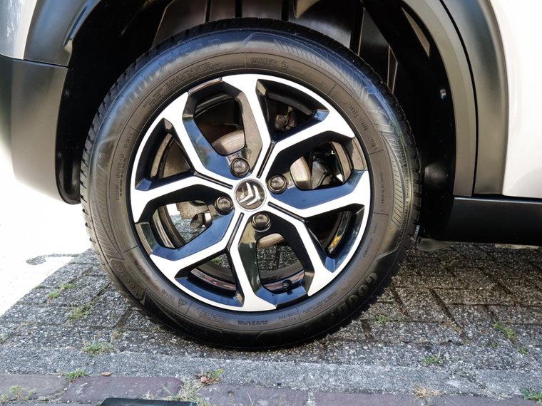 Vehicle Image 30