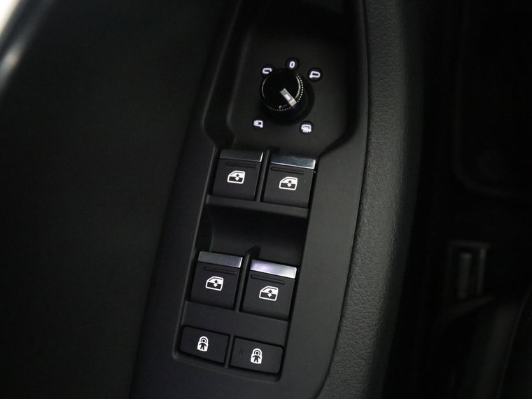 Vehicle Image 38