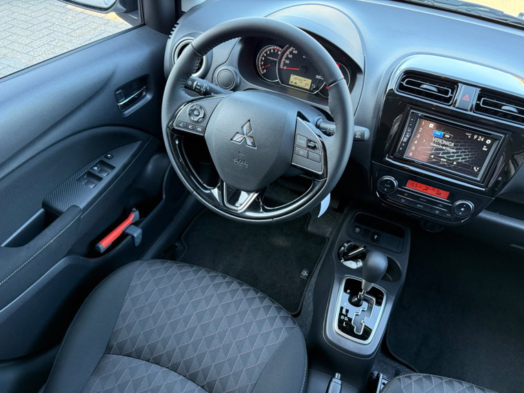 Vehicle Image 23