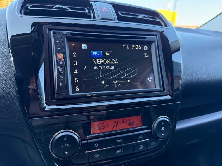 Vehicle Image 25