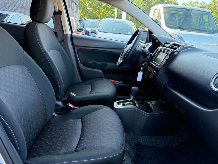 Vehicle Image 33