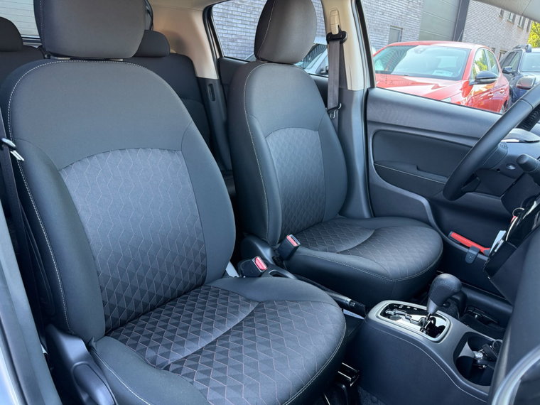 Vehicle Image 35