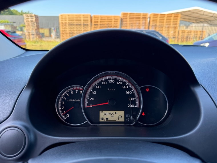 Vehicle Image 36