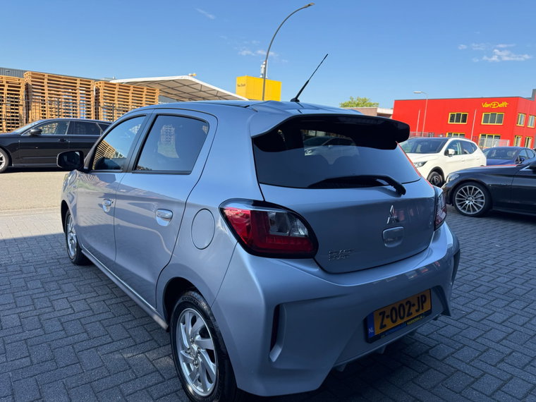 Vehicle Image 10