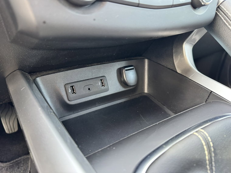 Vehicle Image 25