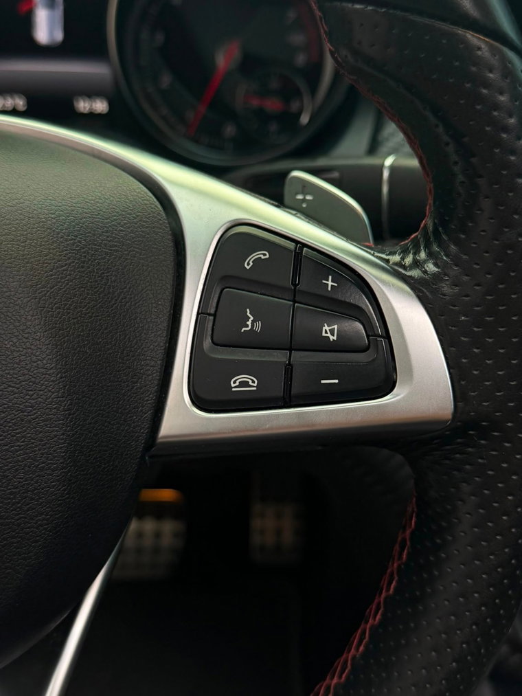 Vehicle Image 29