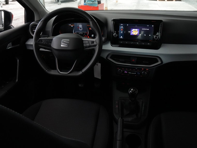 Vehicle Image 32