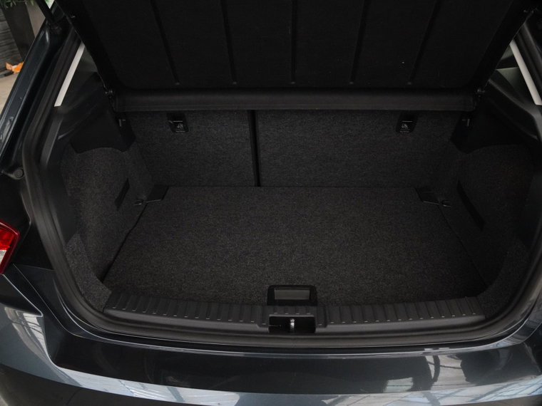 Vehicle Image 33