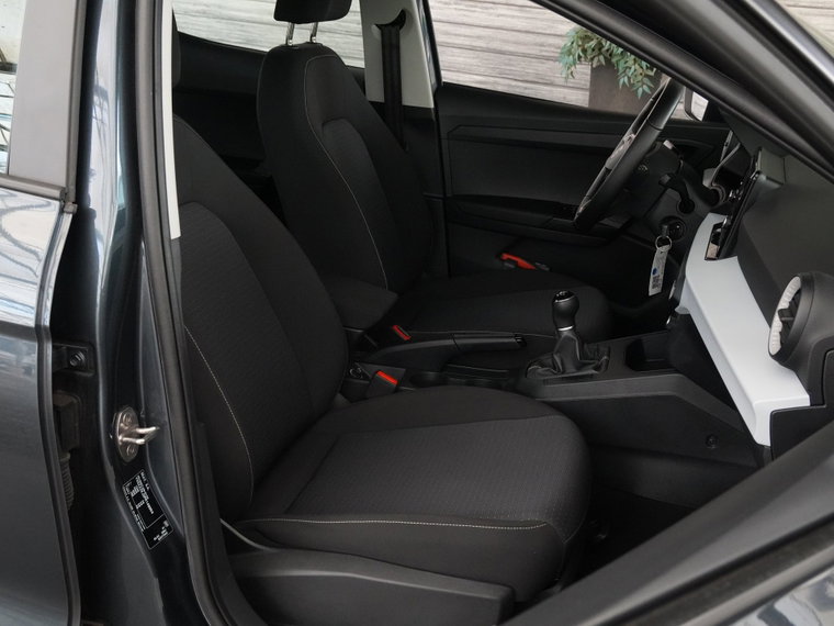 Vehicle Image 35