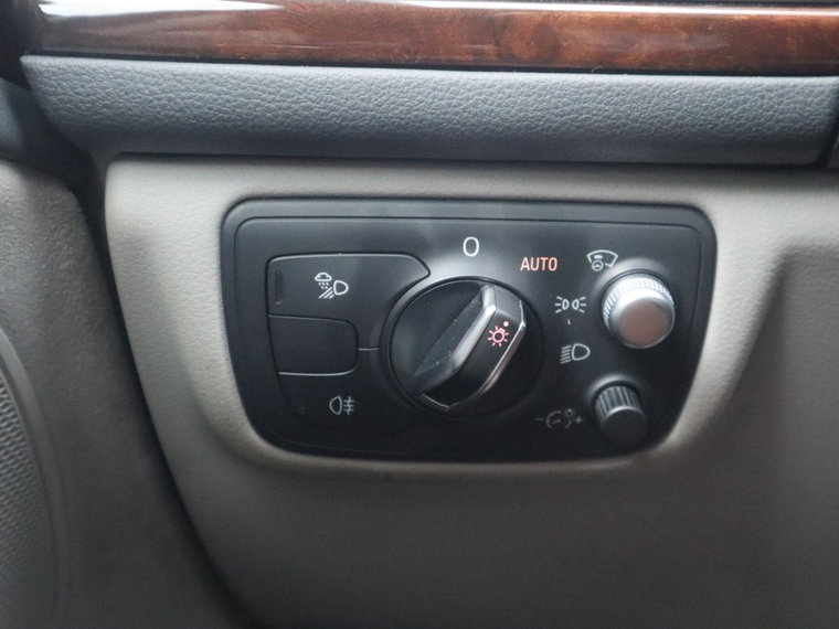 Vehicle Image 26