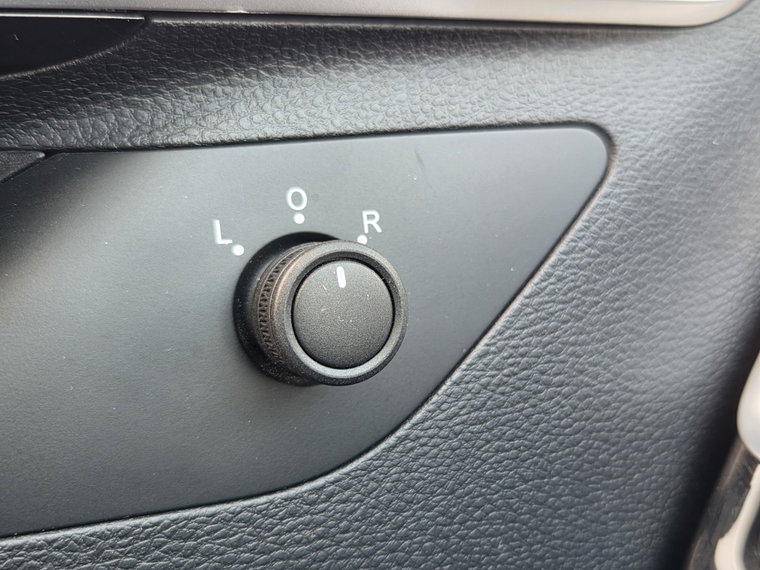 Vehicle Image 24