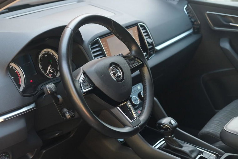 Vehicle Image 8