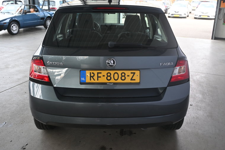 Vehicle Image 15