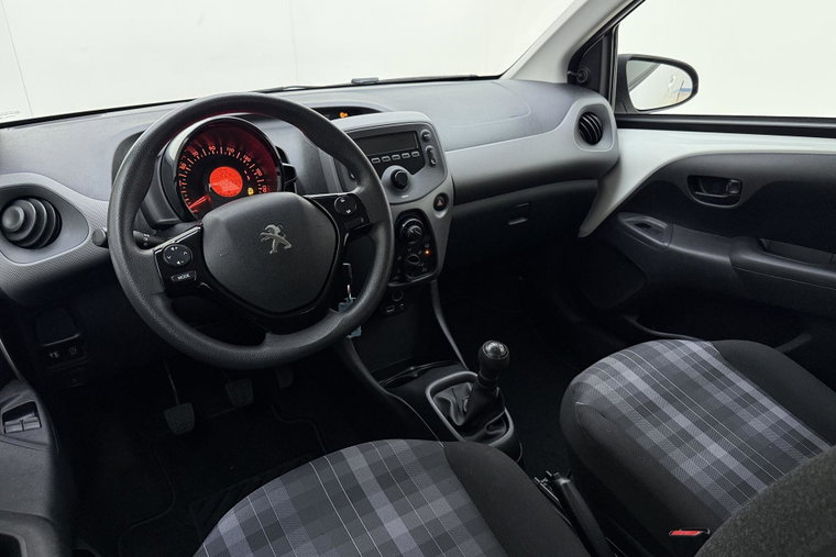 Vehicle Image 14