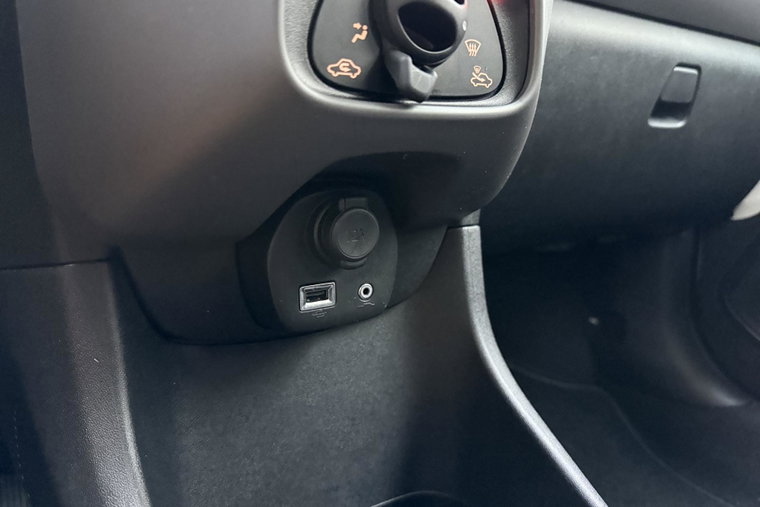 Vehicle Image 19