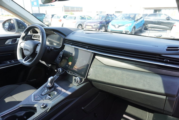 Vehicle Image 18
