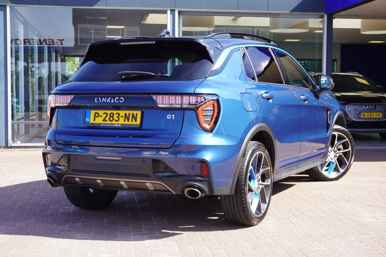 Vehicle Image 4