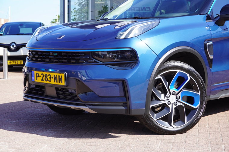 Vehicle Image 10