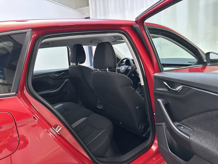Vehicle Image 18