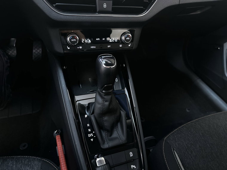 Vehicle Image 22