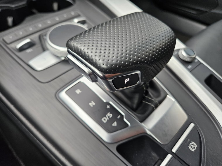 Vehicle Image 36