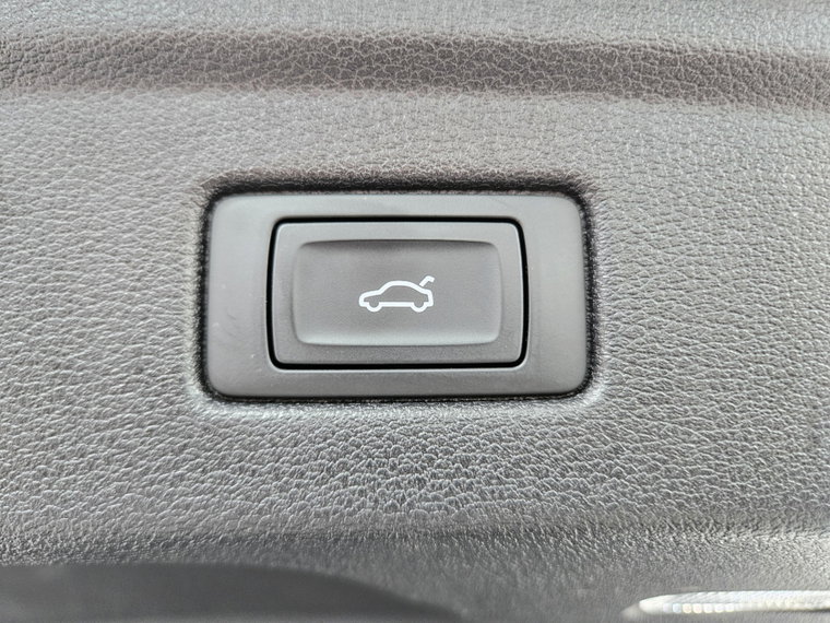 Vehicle Image 52
