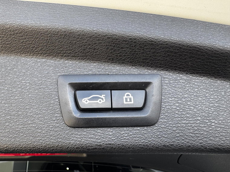 Vehicle Image 27