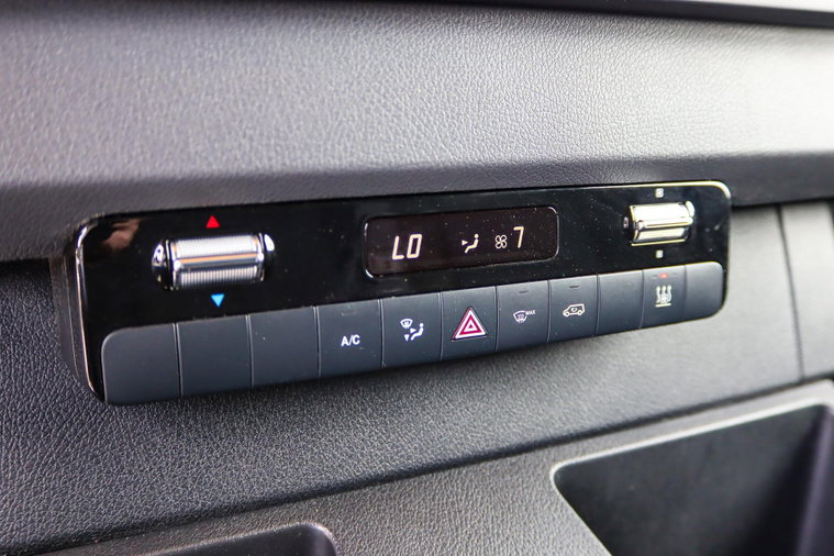 Vehicle Image 37