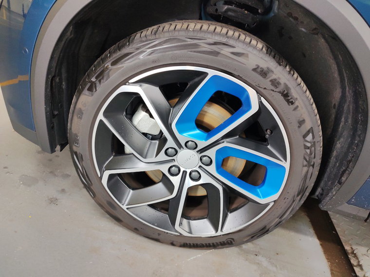 Vehicle Image 32
