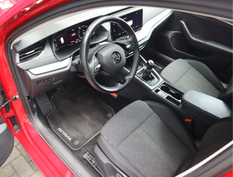 Vehicle Image 38