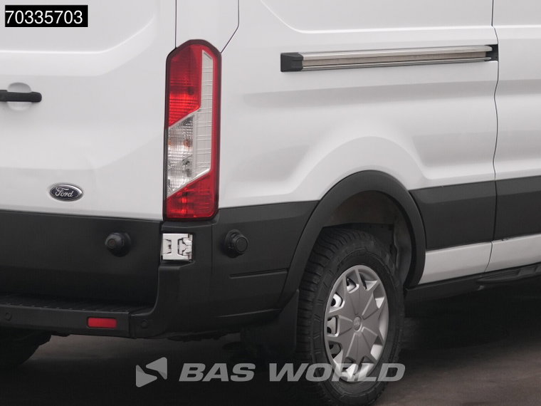 Vehicle Image 37